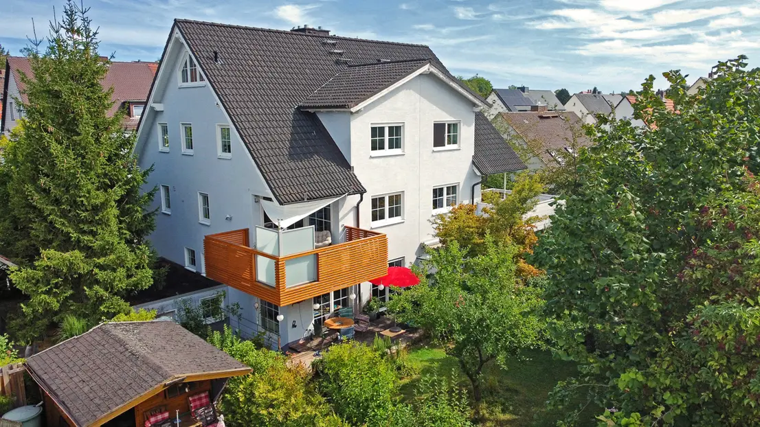 Gartenansicht des Zweifamilienhauses in Kassel-Kirchditmold