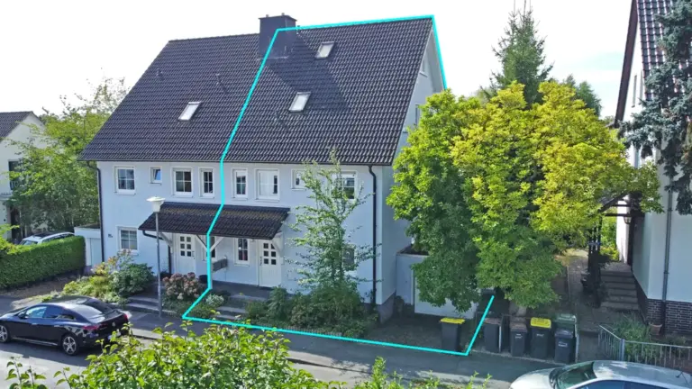 Straßenansicht des Zweifamilienhauses in Kassel-Kirchditmold